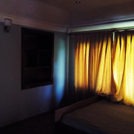 Srīnagar Jeelani Guest House מראה חיצוני תמונה