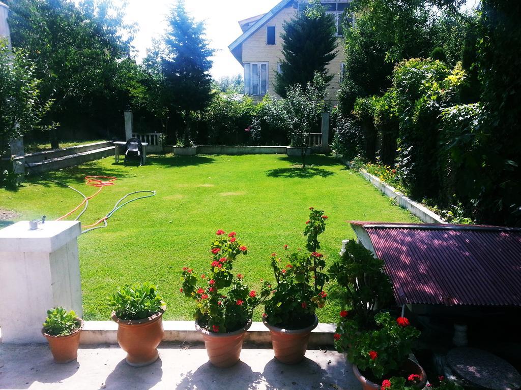 Srīnagar Jeelani Guest House מראה חיצוני תמונה