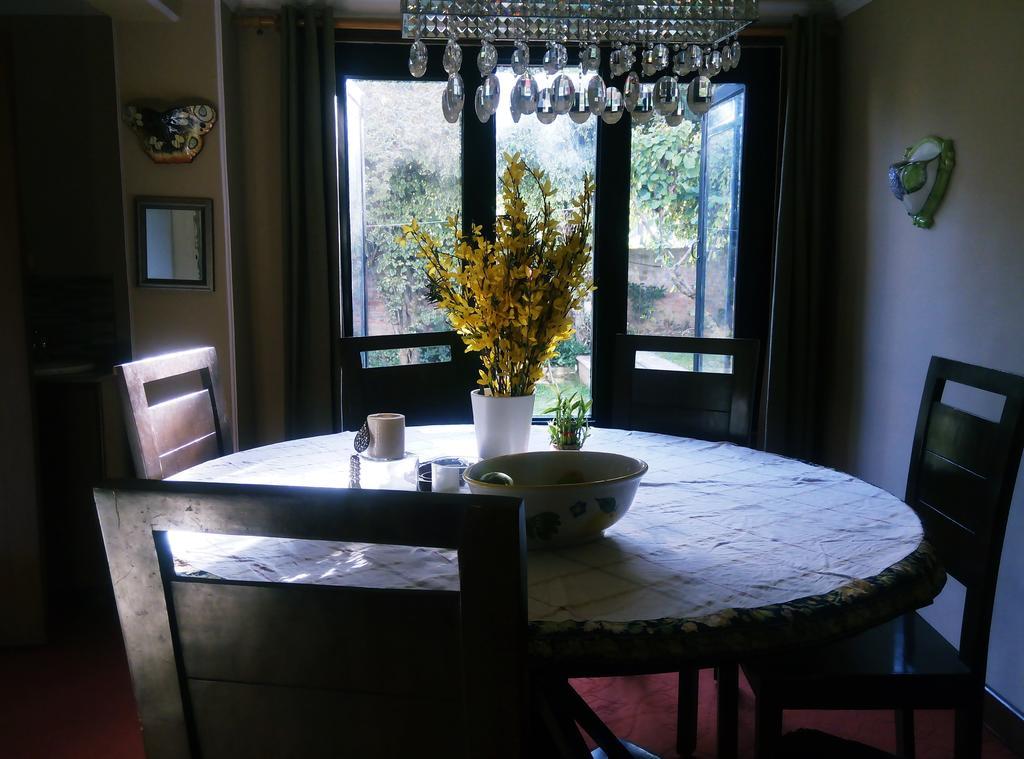 Srīnagar Jeelani Guest House מראה חיצוני תמונה