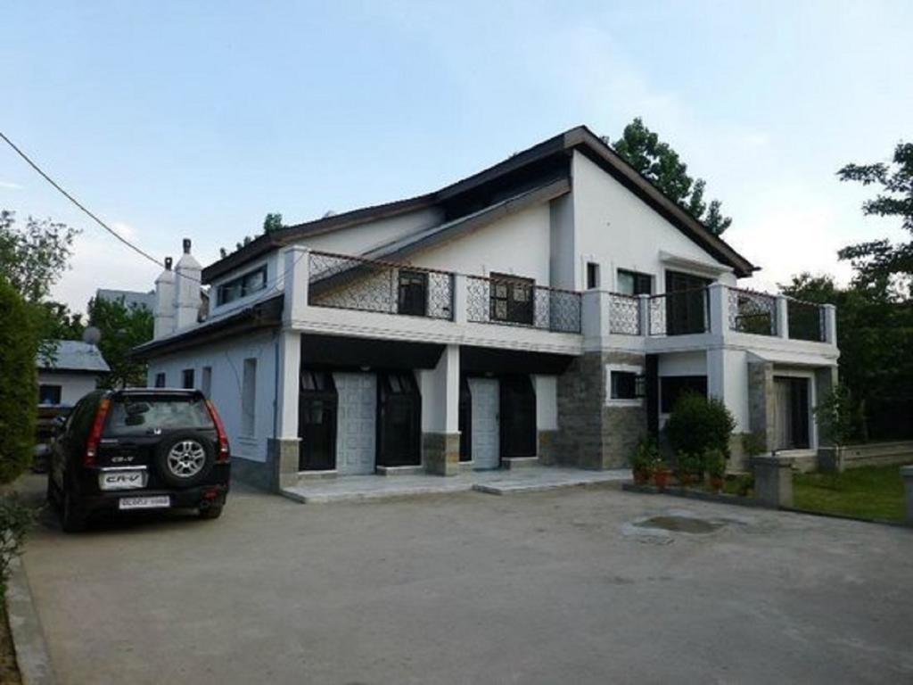 Srīnagar Jeelani Guest House מראה חיצוני תמונה